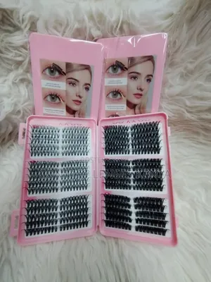 Cluster Eyelashes Booklet