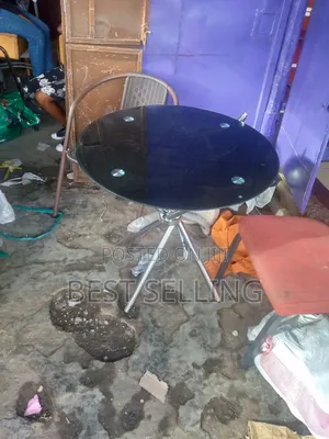 Black Top Glass Silver Stands Round Table