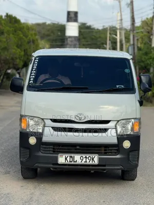 Toyota HiAce 2015 White