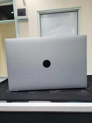 Laptop Dell Precision 5530 16GB Intel Xeon SSD 512GB