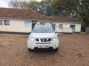 Nissan X-Trail 2012 White
