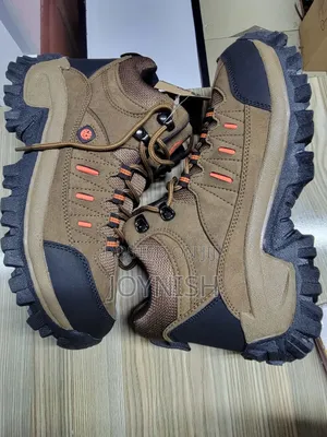 **Skyview Hiking Boots Sky View