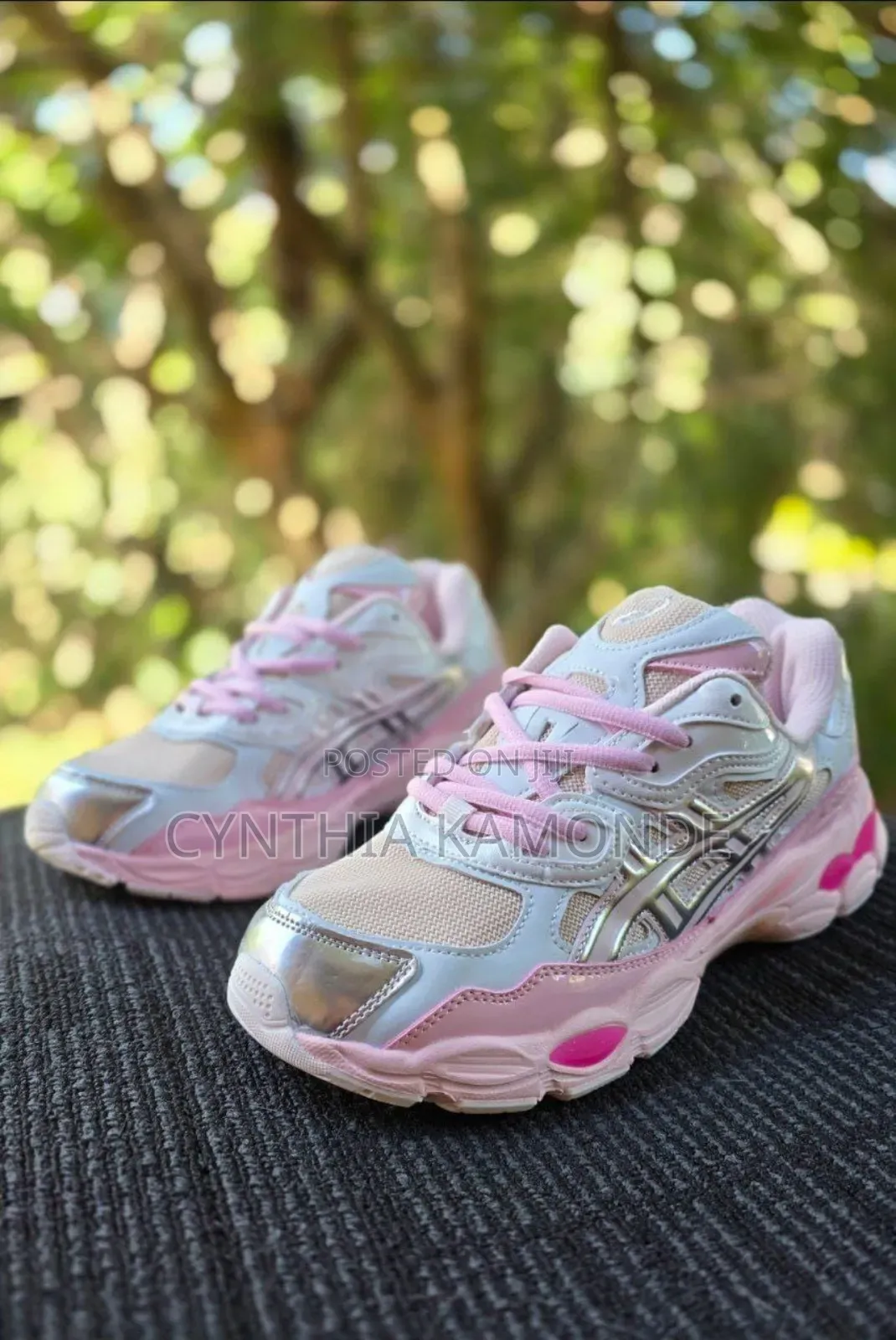 Asics Sneakers