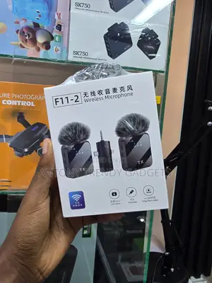 F11-2 Wireless Lavalier Mics 3-in-1 Connectivity Aux/Lighting