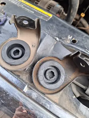 Radiator Rubber Mounting Nissan X-Trail