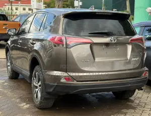 Toyota RAV4 2016 Brown