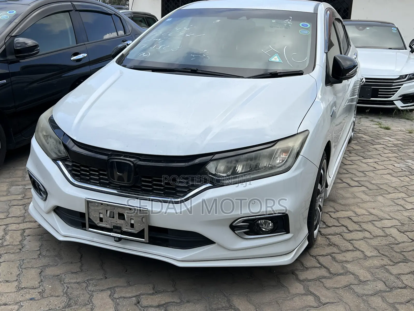 Honda Grace 2019 White