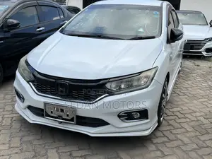 Honda Grace 2019 White