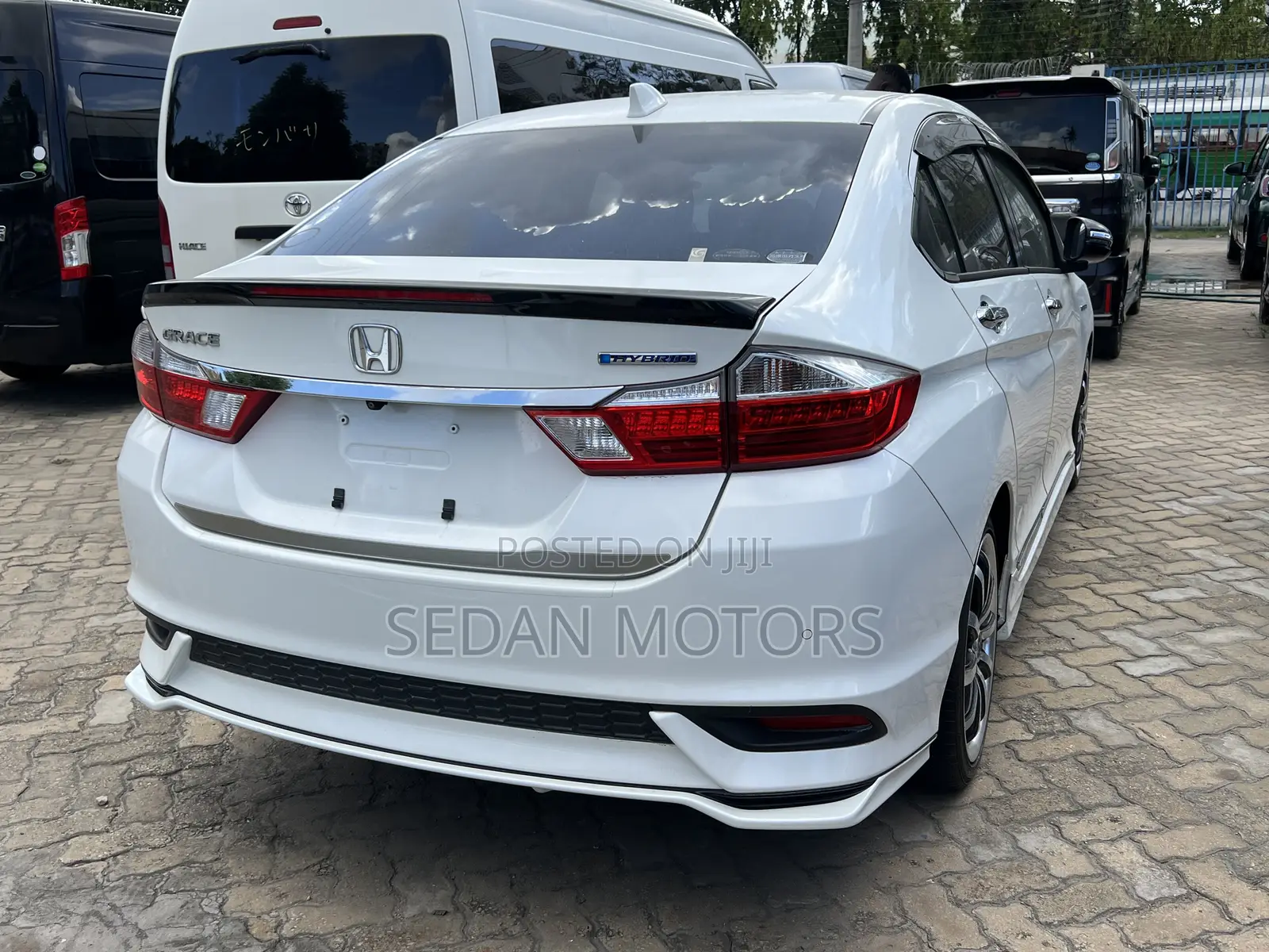 Honda Grace 2019 White