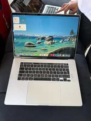 Laptop Apple MacBook 2019 64GB Intel Core i7 SSD 512GB