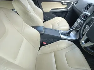 Volvo V60 2018 Blue