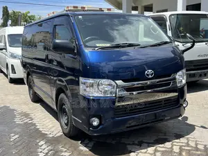 Toyota HiAce 2019 Blue