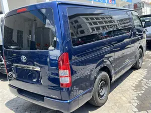 Toyota HiAce 2019 Blue