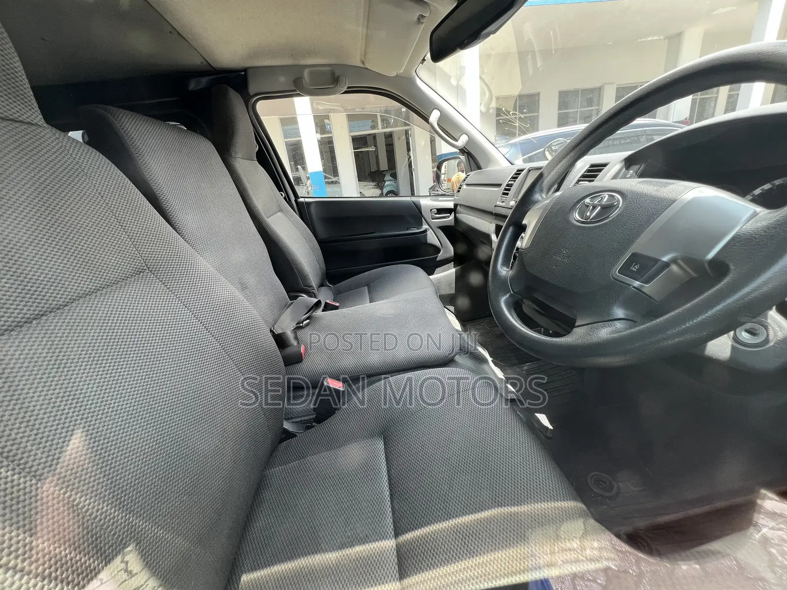 Toyota HiAce 2019 Blue