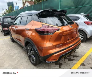 Nissan Kicks S 2020 Orange