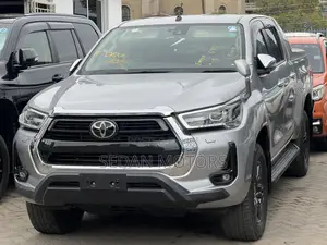 Toyota Hilux 2020 Silver