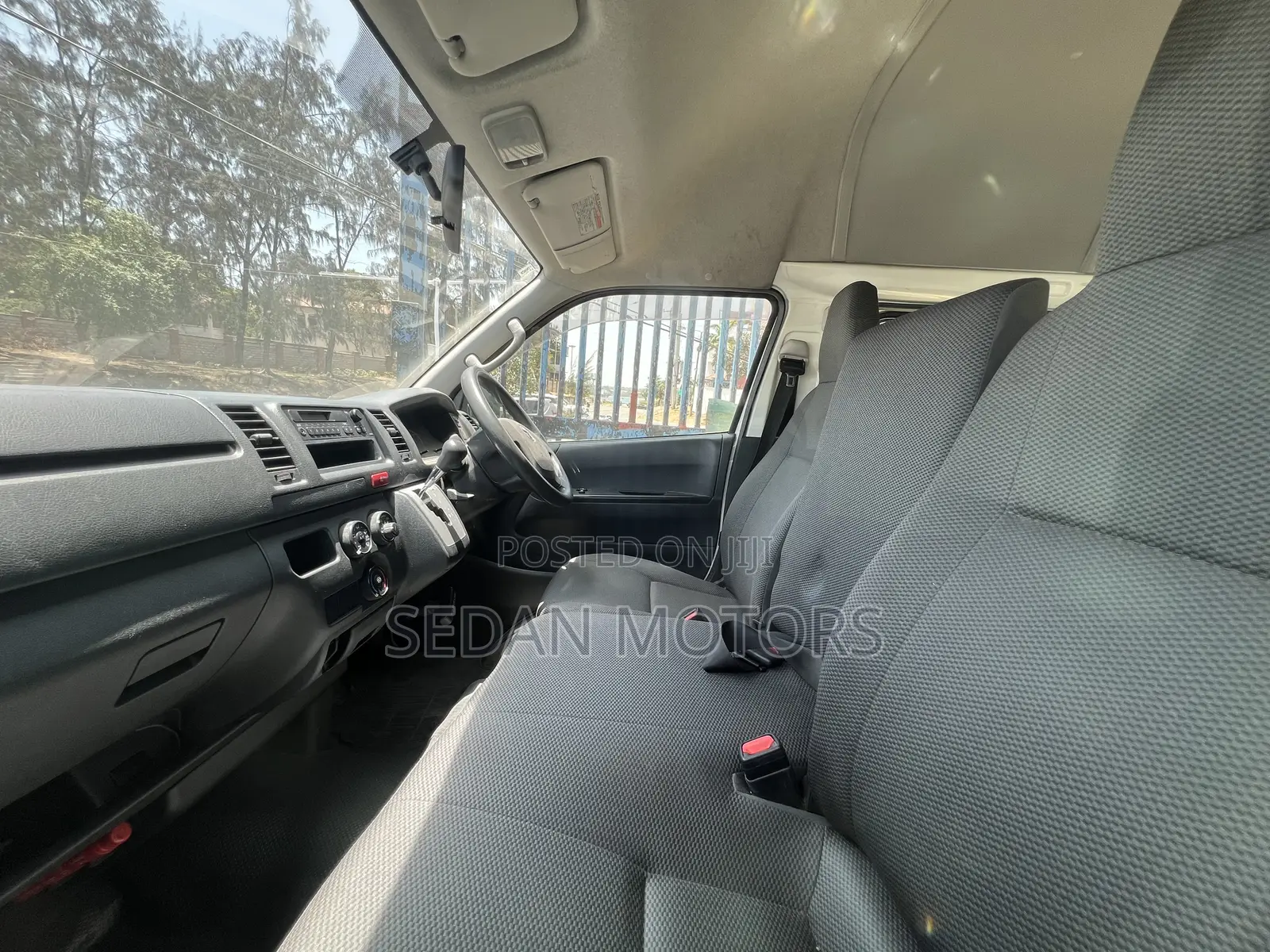 Toyota HiAce 2019 White