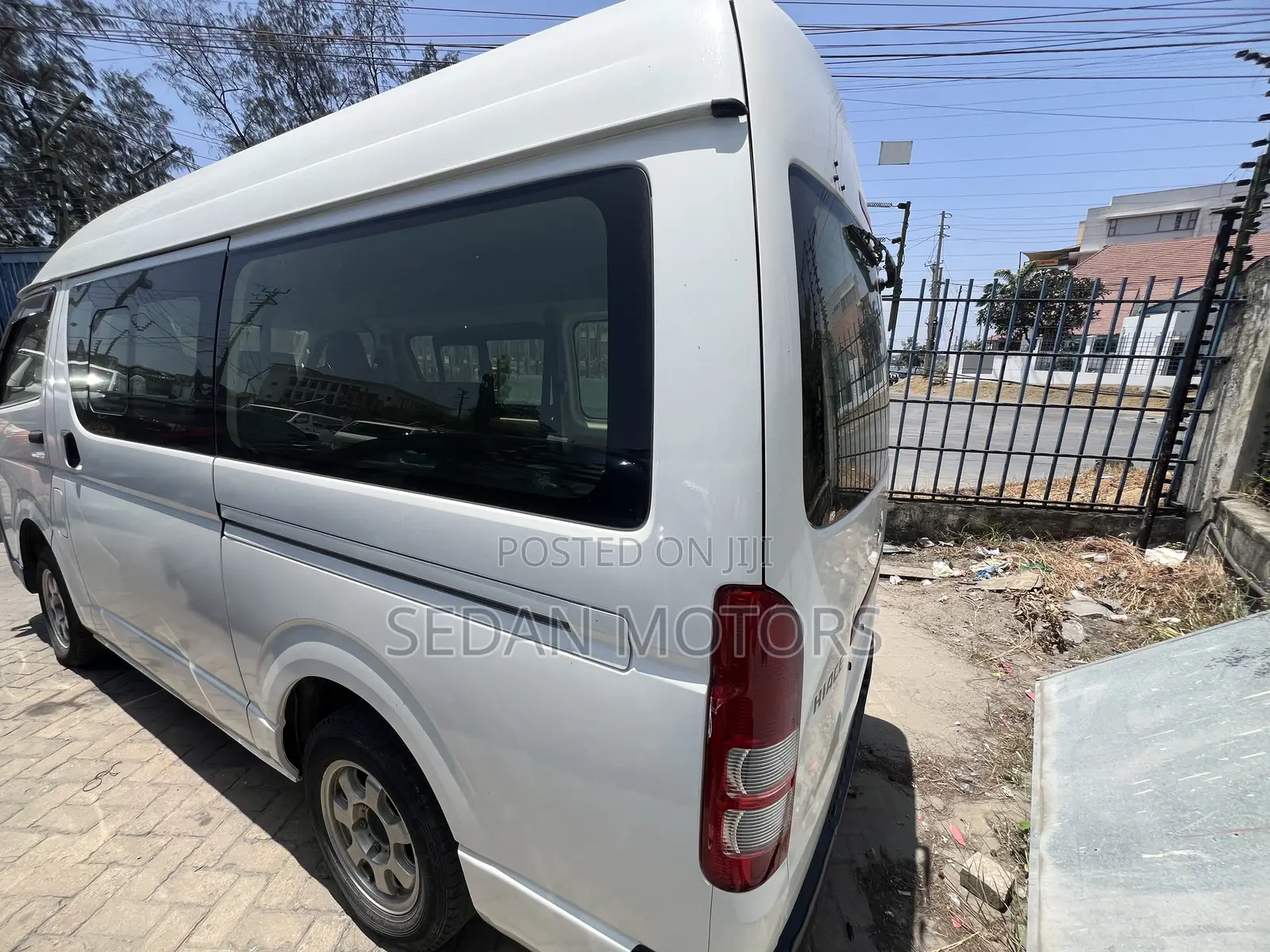 Toyota HiAce 2019 White