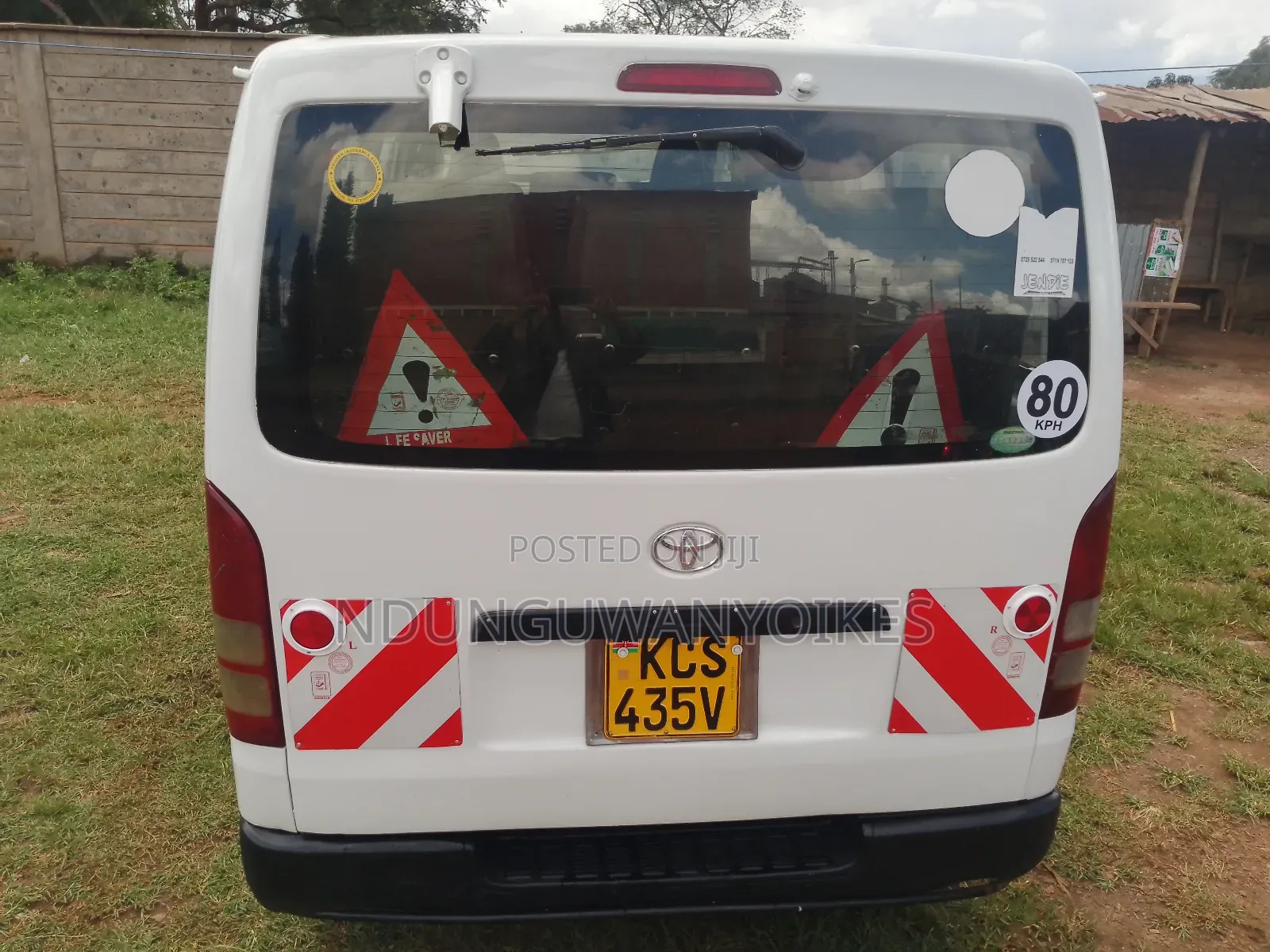 Toyota HiAce 2011 White
