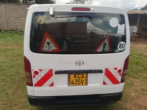 Toyota HiAce 2011 White