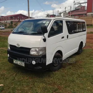 Toyota HiAce 2011 White