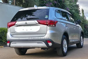 Mitsubishi Outlander 2020 Silver
