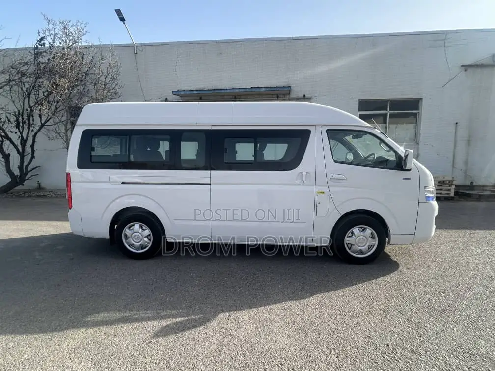 New Bus 2025 White