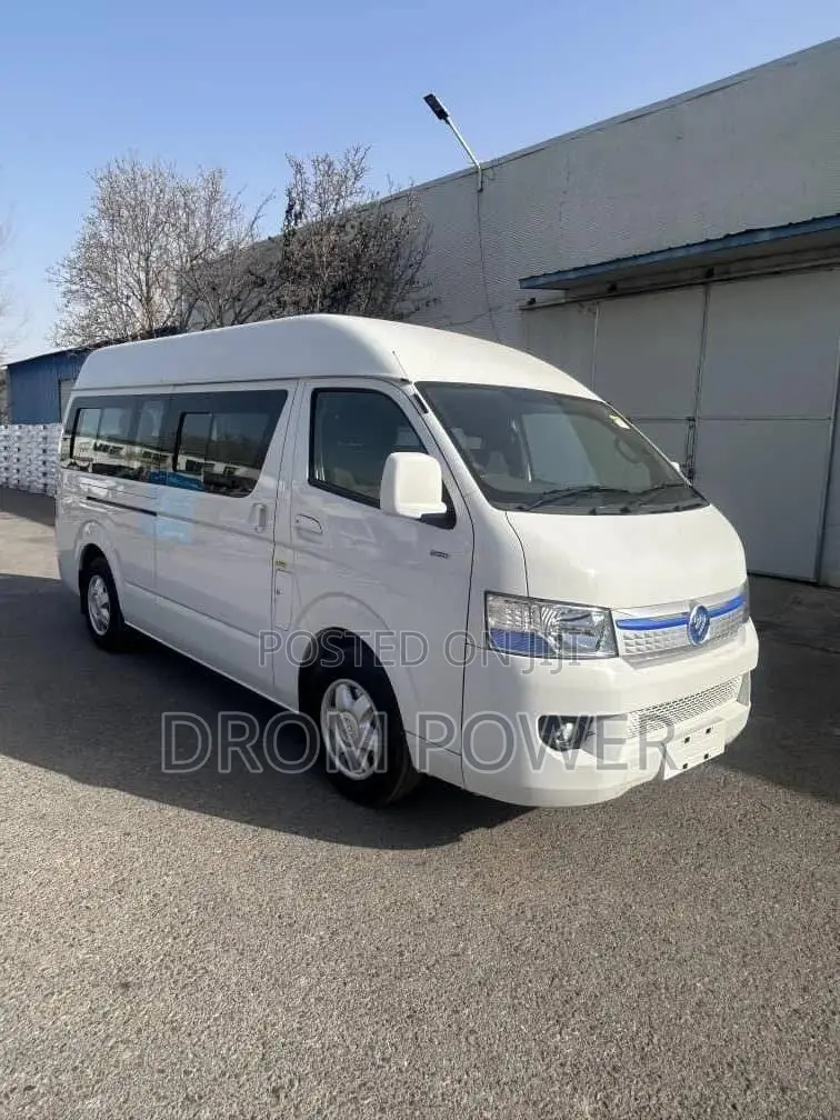 New Bus 2025 White