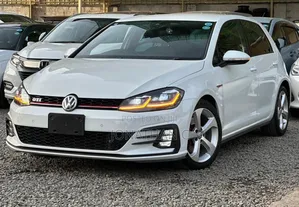 Volkswagen Golf TSI SE FWD 2018 White