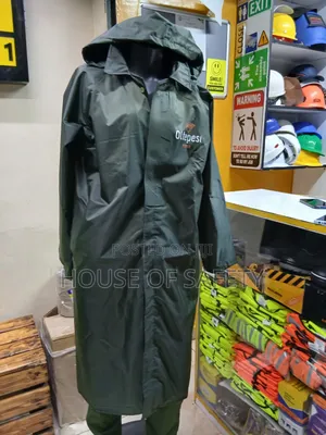 Durable Waterproofing Fabric Rain Coat Juggle
