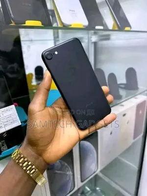 New Apple iPhone 7 128 GB Black