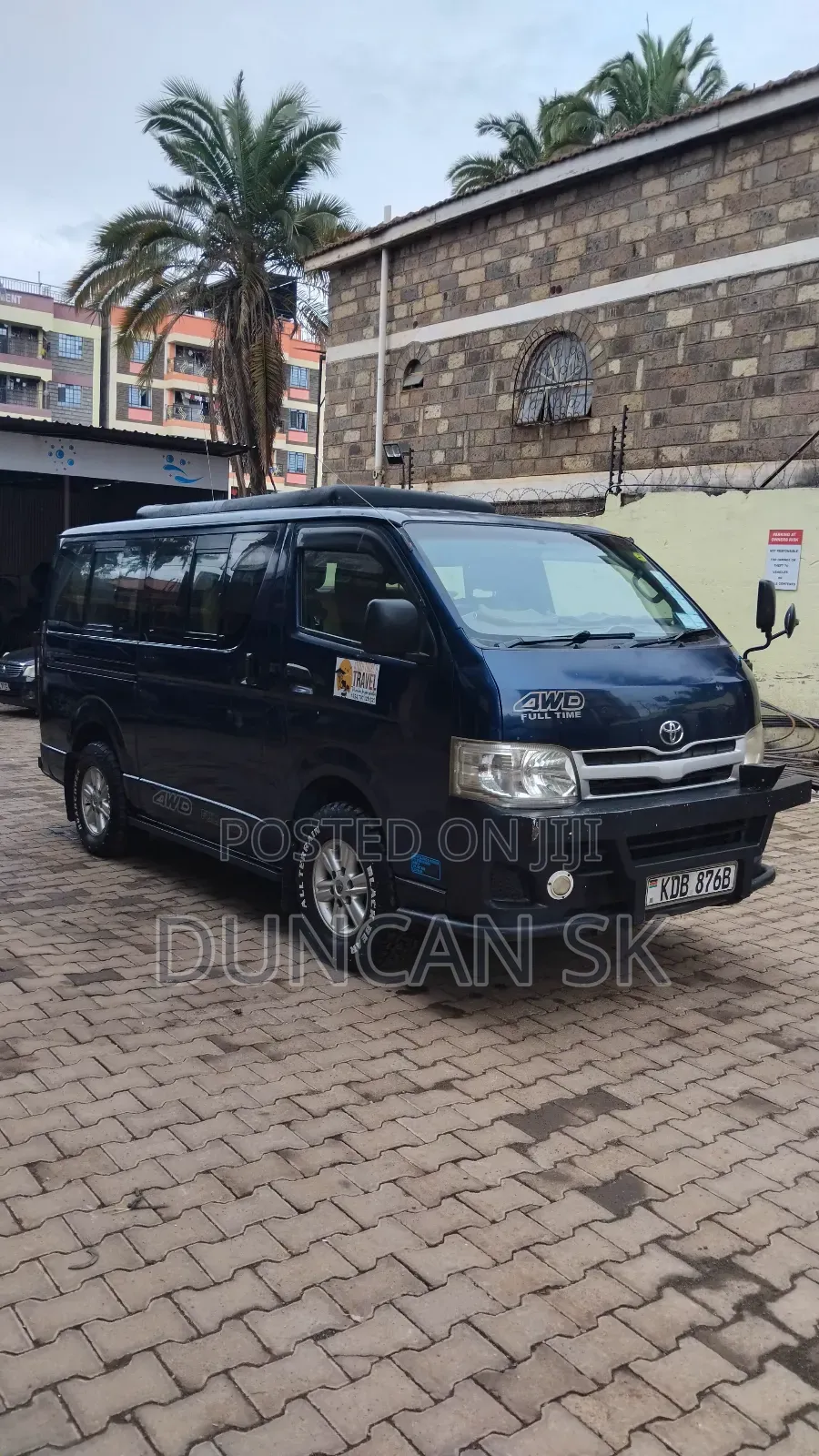 Toyota HiAce 2013 Blue