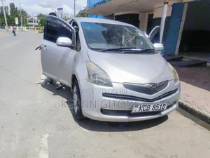 Toyota Ractis 2011 Silver