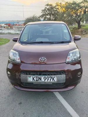 Toyota Porte 2016 Beige
