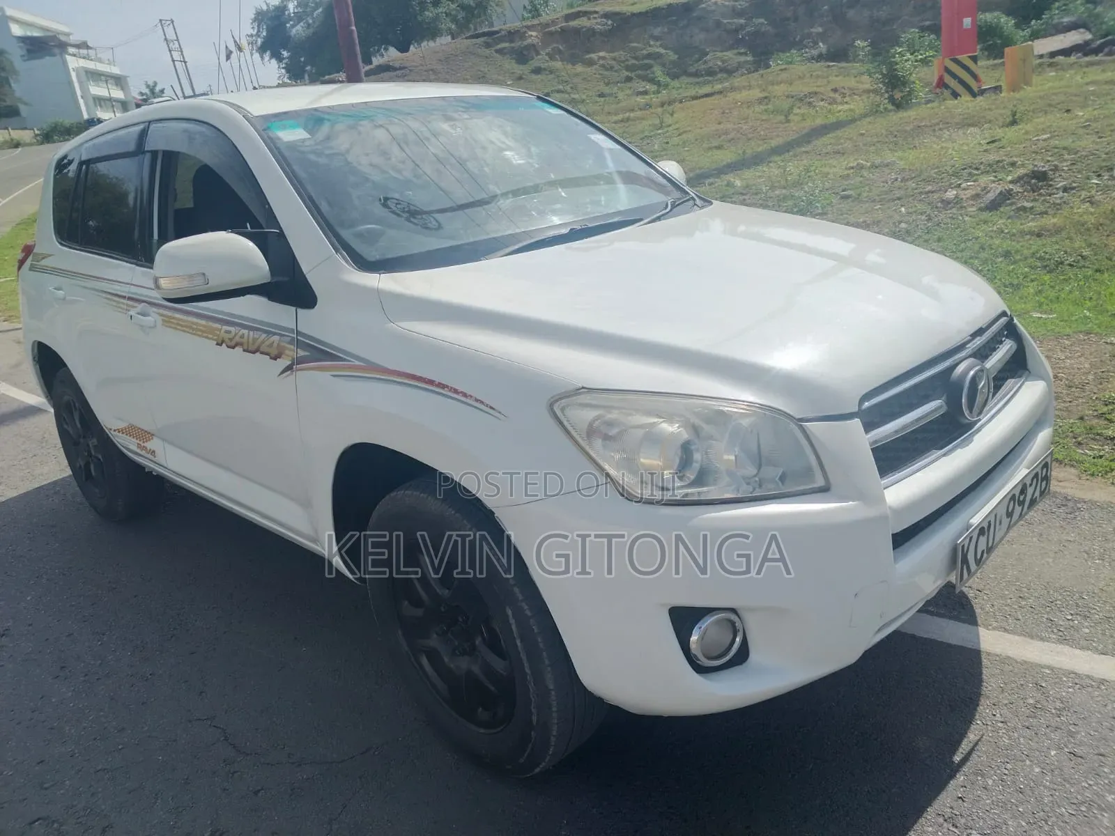 Toyota RAV4 2012 White