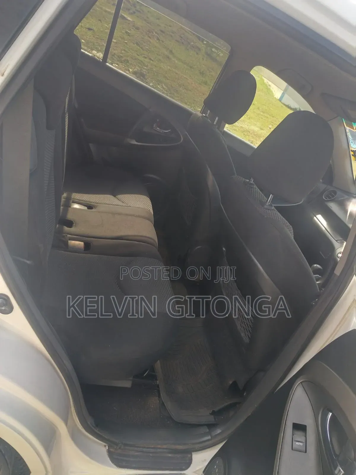 Toyota RAV4 2012 White
