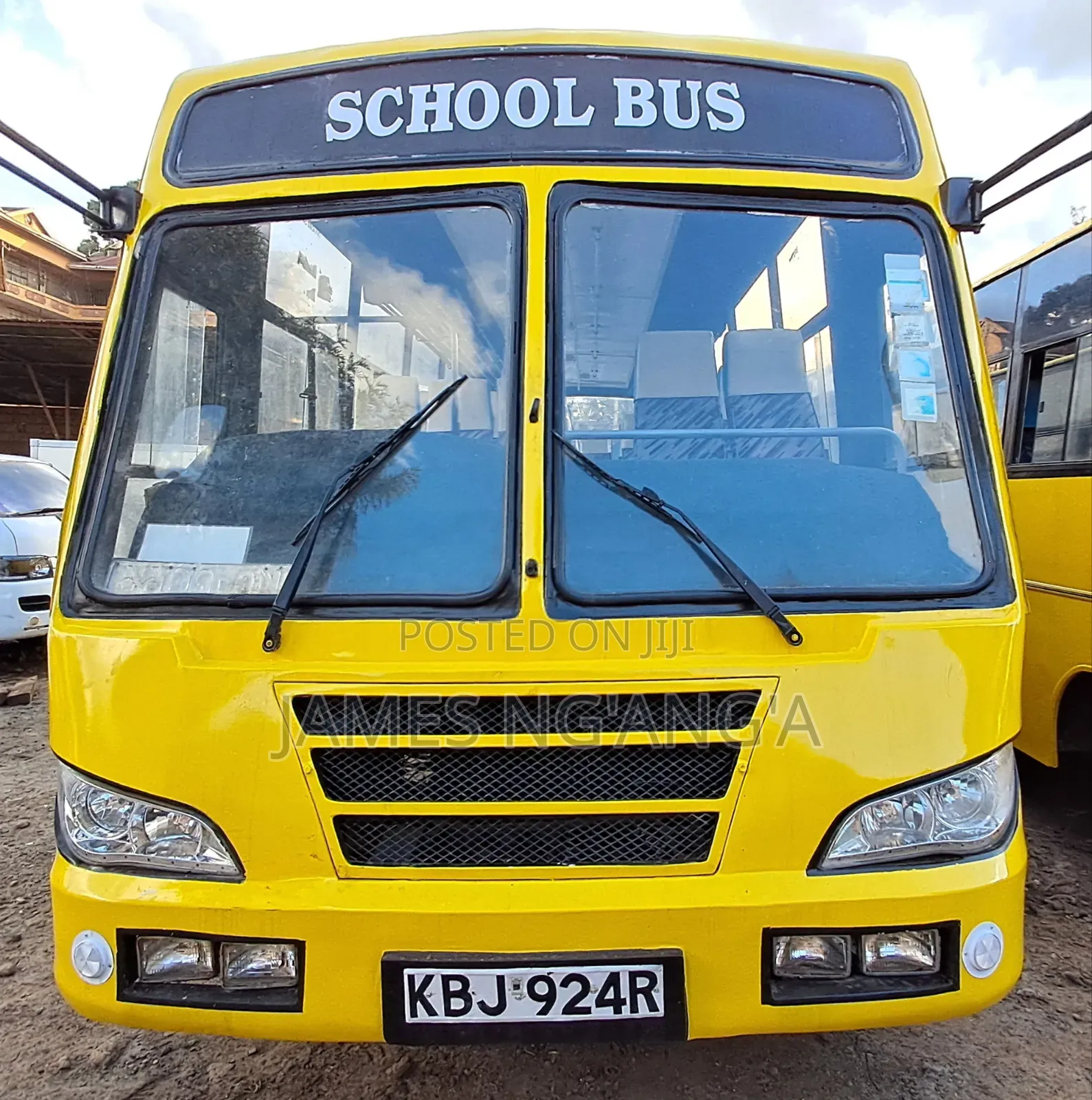 Isuzu FRR 2009 Yellow