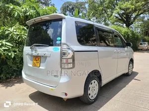 Toyota Voxy 2013 Gray