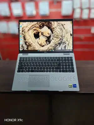 Laptop Dell Precision 3580 16GB Intel Core i7 SSD 512GB