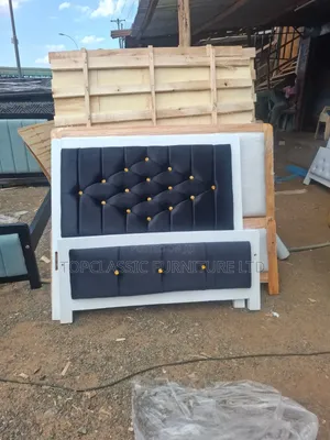 Black 4x6 With White Frame