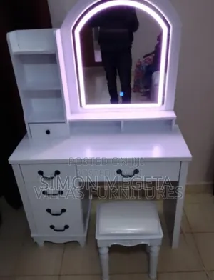Dressing Table White With Lights