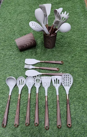 11pcs Food-grade High Quality Silicone Spoons With Wooden Handle 

Hp