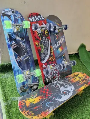 Rubber Wheels Carsung Graphics Skateboards for Beginners / Teenagers,