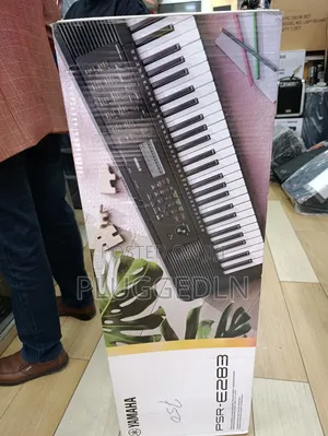 Yamaha PSR-E283 Portable Keyboard./ Piano