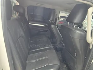 Toyota Hilux 2018 White