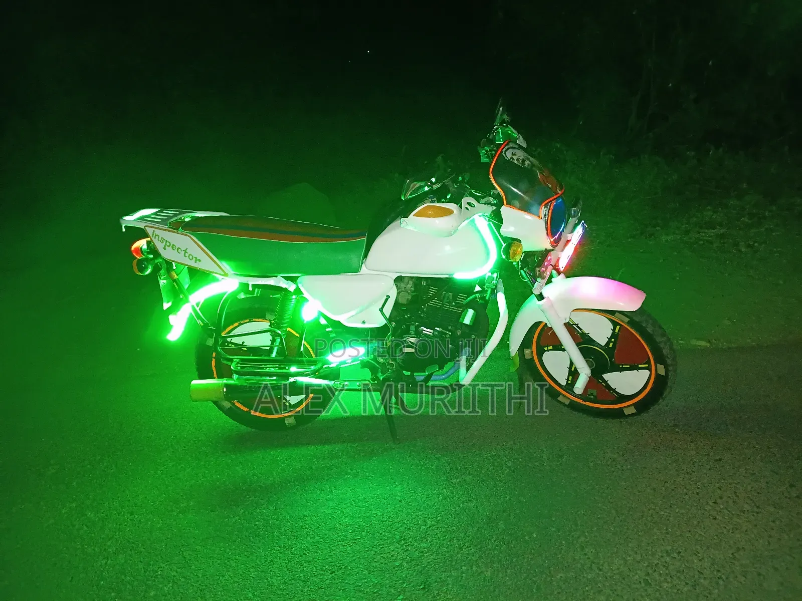 Bajaj Boxer 150 UG 2021 White