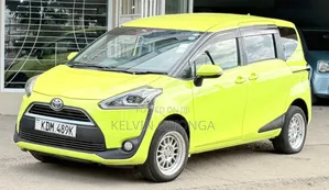 Toyota Sienta 2016 Yellow
