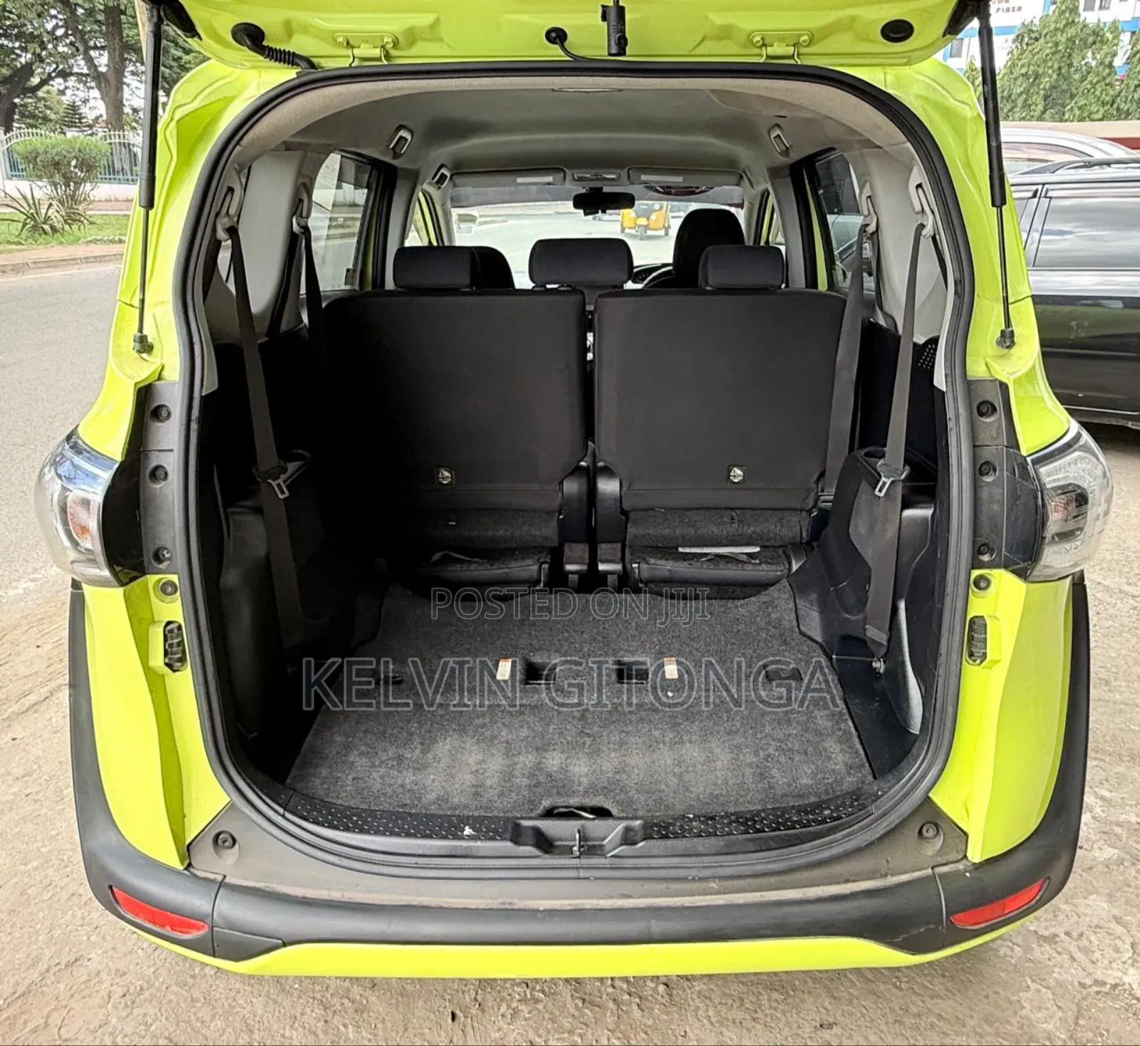 Toyota Sienta 2016 Yellow