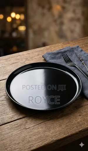Round Black Platter - 10.5"