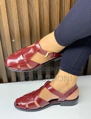 High Quality Closed Toe Sandals Size 37-42